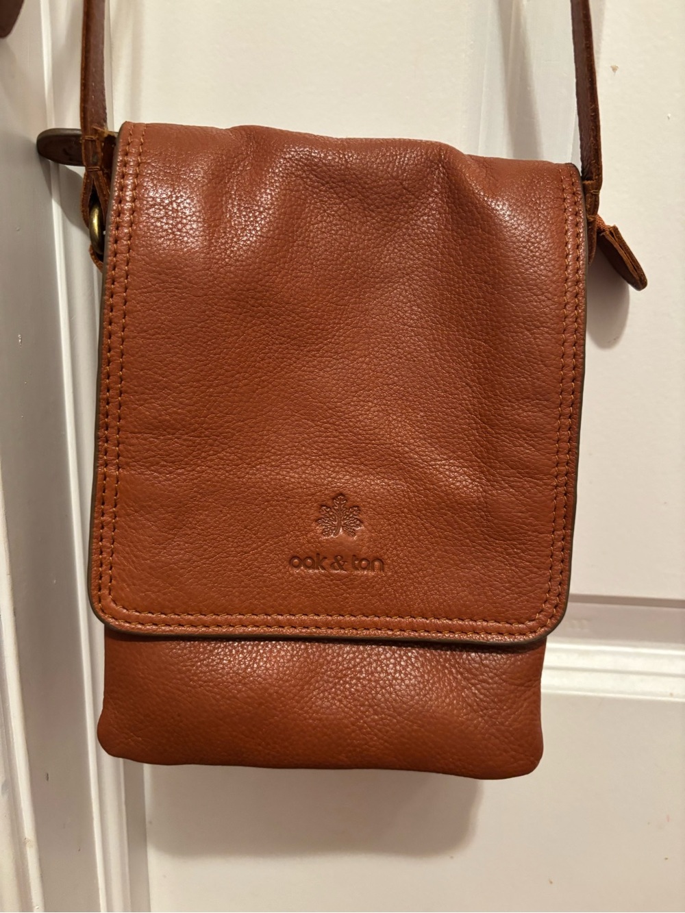 Oak & Tan Leather Crossbody luggage tan